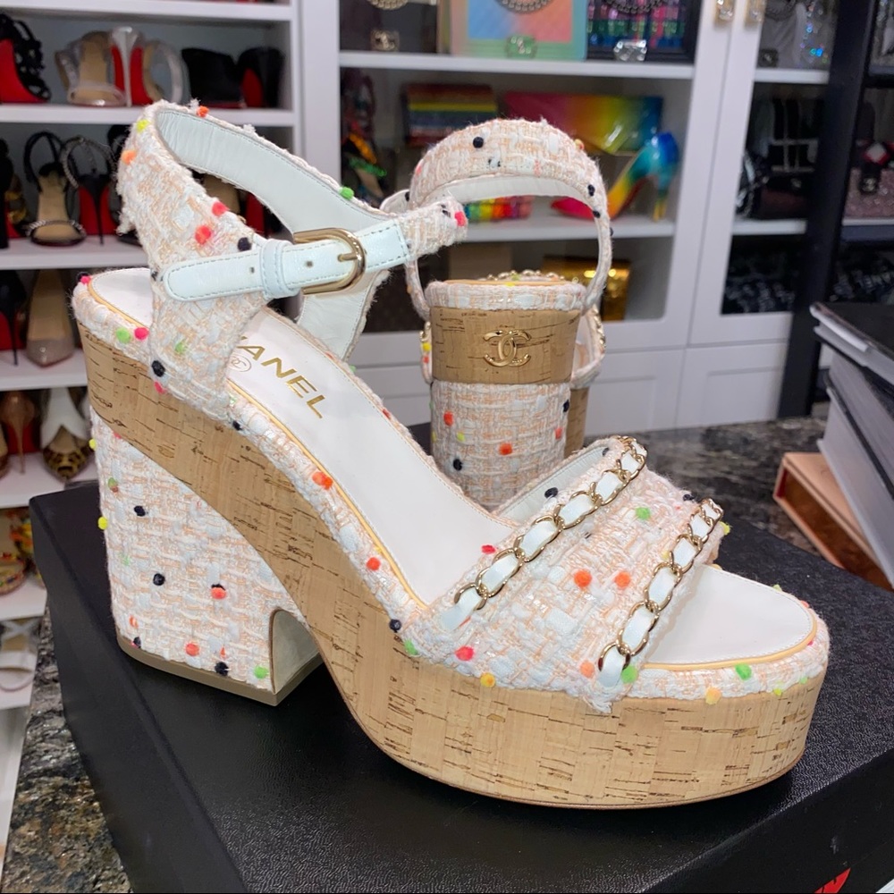 NWT CHANEL wedges, 41